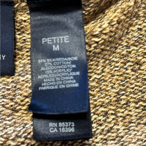 CRAZY HORSE - By Liz Claiborne Ladies Petite Sweater - Picture 3 of 4